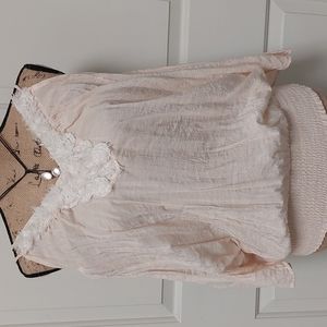 🌸NEW CREME TANK BLOUSE; SIZE M WITH NO TAGS, 100% POLYESTER, VERY SOFT 🌸